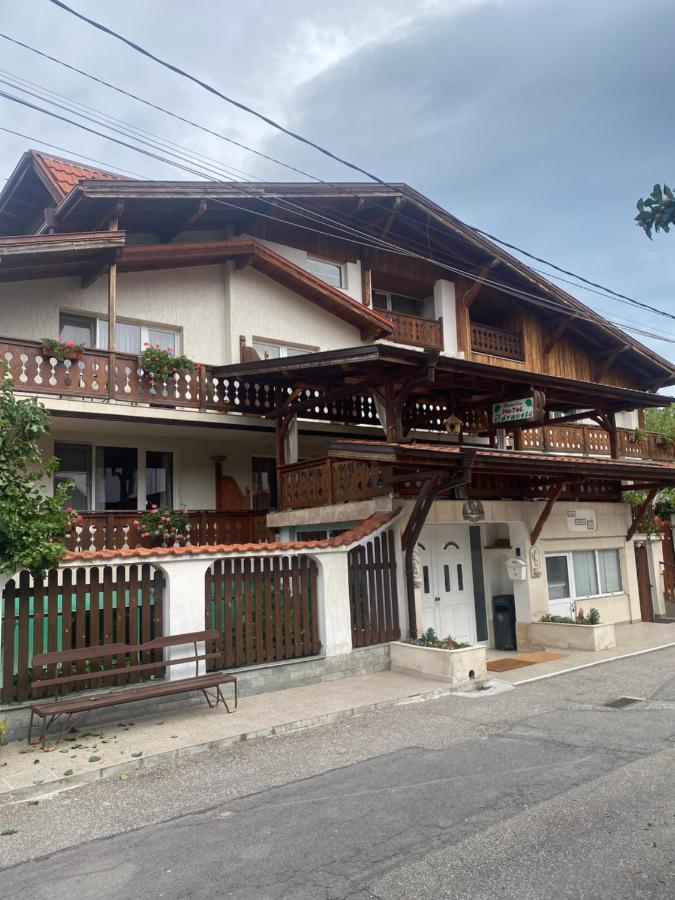 Family Hotel Zdravets Sofia Bagian luar foto
