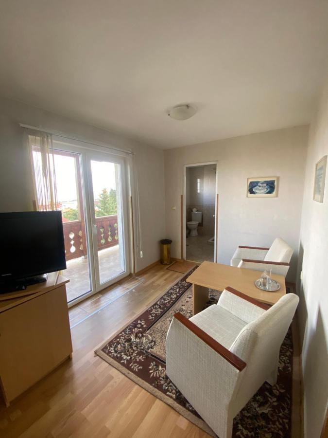Family Hotel Zdravets Sofia Bagian luar foto
